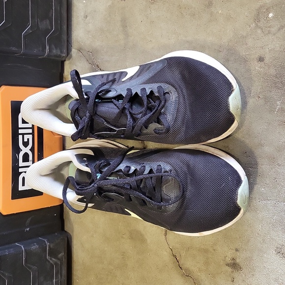 Nike Downshifter 10 Running Shoes - Picture 2 of 5